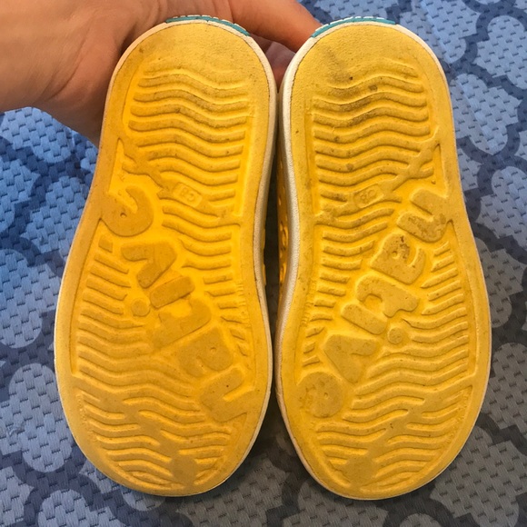Like NEW Native Jefferson Yellow toddler shoes - Picture 8 of 9